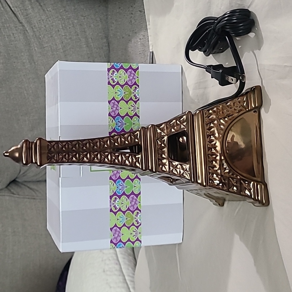 Scentsy Eiffel Tower Element Wax Warmer RARE Retired Midnight In Paris NIB